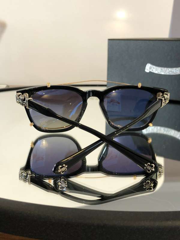 Picture of Chrome Hearts Sunglasses _SKUfw52080540fw